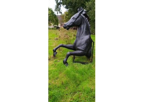 sculpture cheval