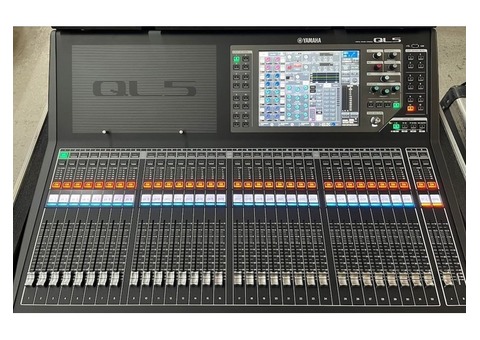 Yamaha QL5 digital mixer