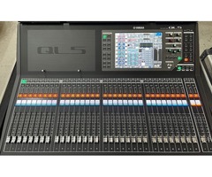 Yamaha QL5 digital mixer