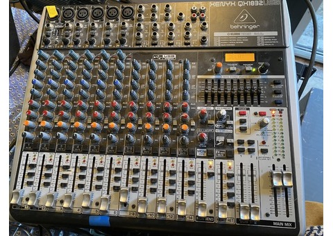 Console beringher QX1832