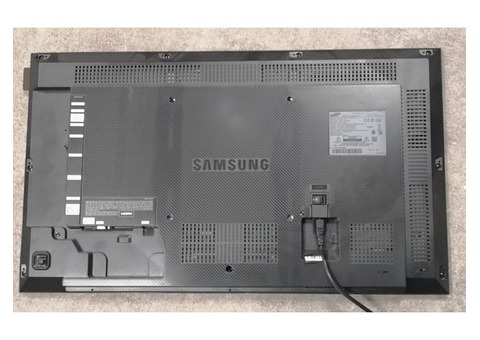 Ecran SAMSUNG DB32E