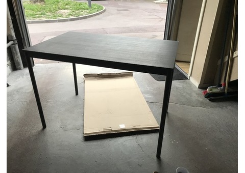 Table noire Ikea 4 personnes Sandberg 110X67X75 h cm