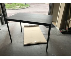 Table noire Ikea 4 personnes Sandberg 110X67X75 h cm