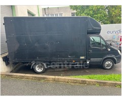 camion 20m3 noir IVECO DAILY avec rampe